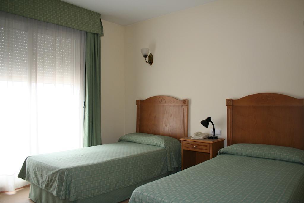 Hotel Austria 76 Puerto de Sagunto Room photo