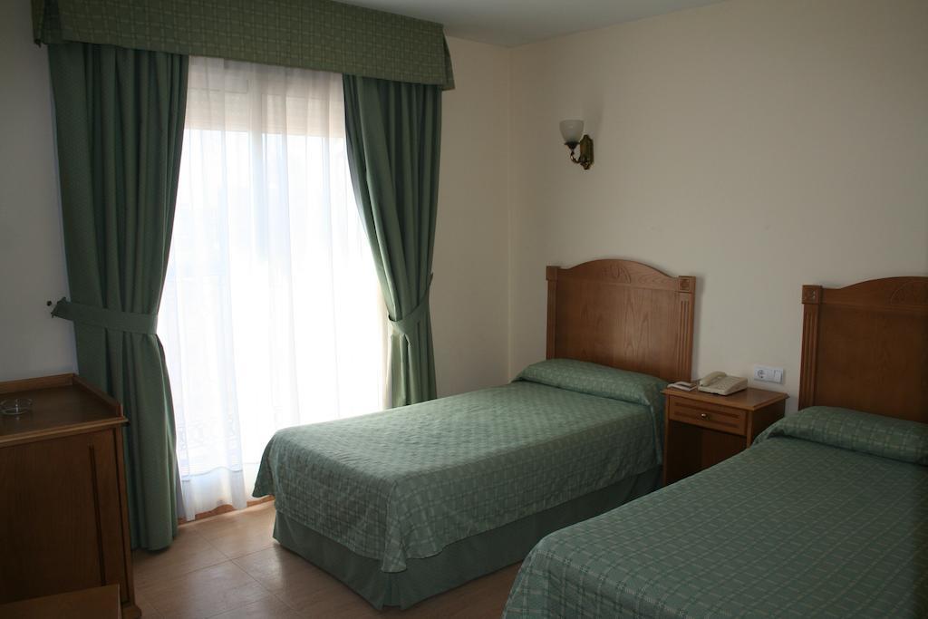 Hotel Austria 76 Puerto de Sagunto Room photo